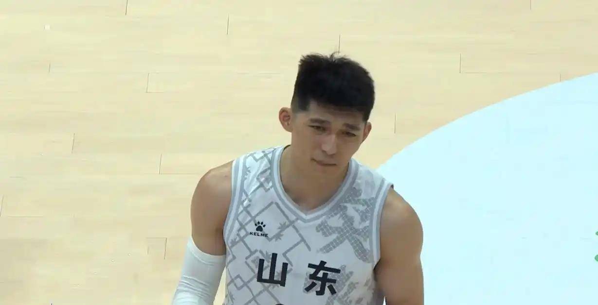 威尼斯人官网 -转折点山东男篮防线松动，CBA季后赛今晨攻防权衡，信心回归，临场指挥获称赞的简单介绍