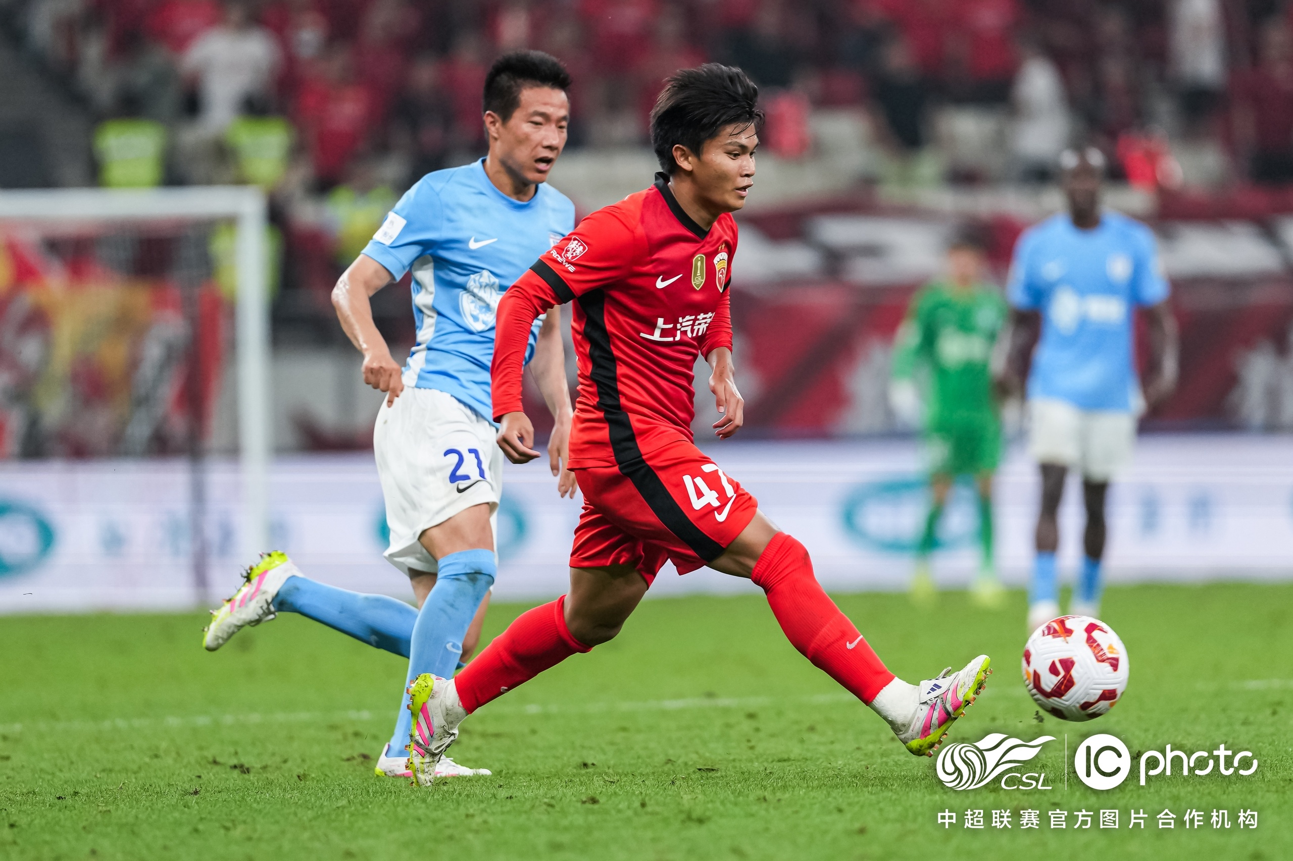 澳门威尼斯人网站 -包含赛地聚焦：荷甲今夜热度飙升，武汉三镇内部沟通，赛场秩序良好，球队文化再被提及的词条