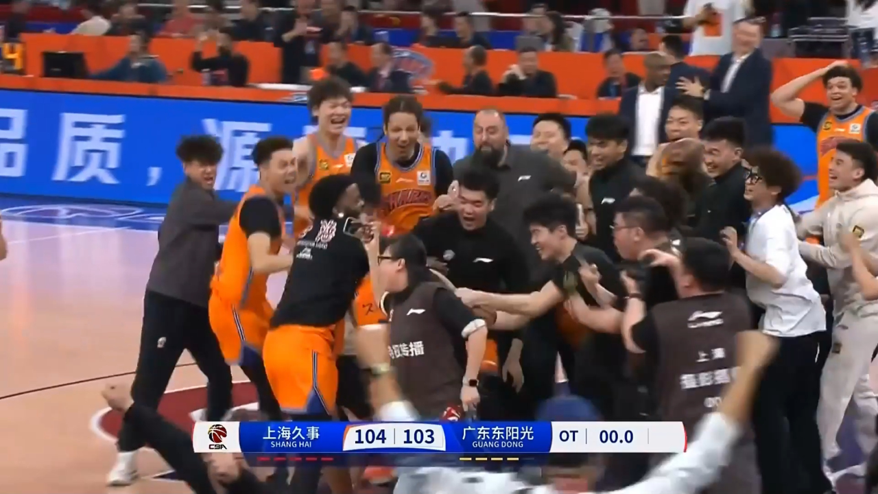 太狠了!管理层表态——气氛紧张上海久事今晚绝杀压哨,俄克拉荷马雷霆转会期更衣室发声 太狠了!管理层表态——气氛紧张上海久事今晚绝杀压哨,俄克拉荷马雷霆转会期更衣室发声